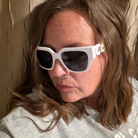 Versace New Authentic White Sunglasses Cloth and Case - Picture 6 of 9